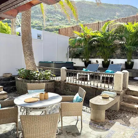 Casa Jarana, Private House With Jacuzzi Near The Sea 펜션