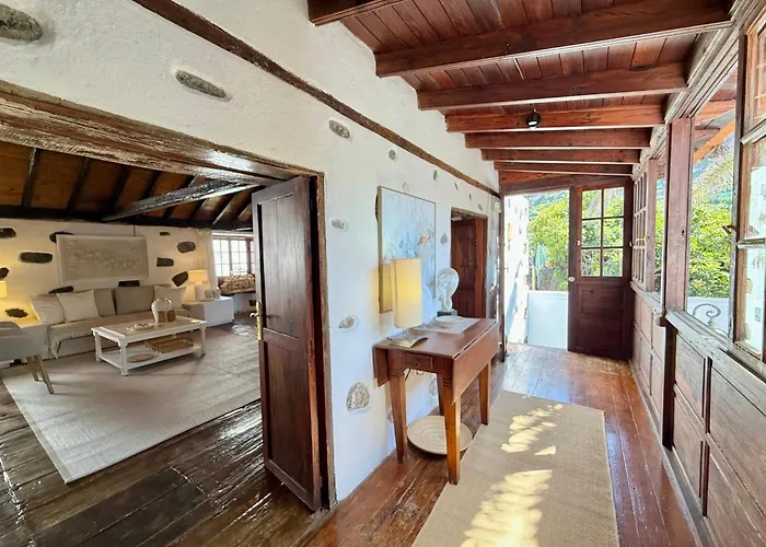 Dom wakacyjny Casa Jarana, Private House With Jacuzzi Near The Sea Las Aguas