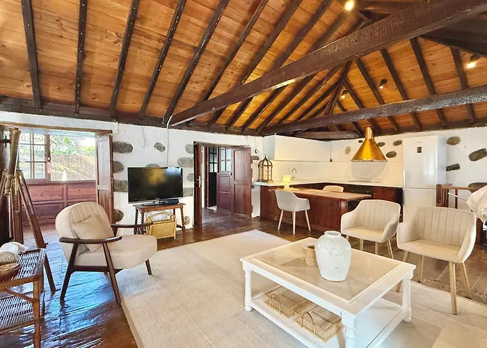 Prázdninový dům Casa Jarana, Private House With Jacuzzi Near The Sea *